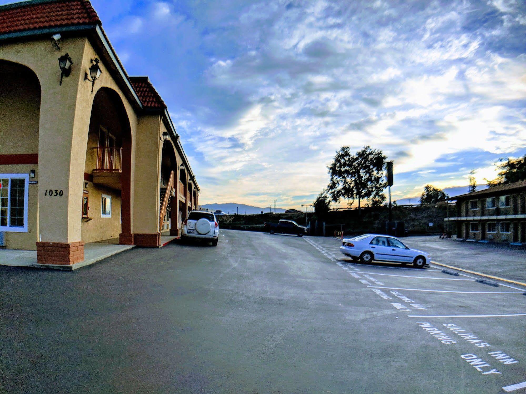 Salinas Inn Buitenkant foto