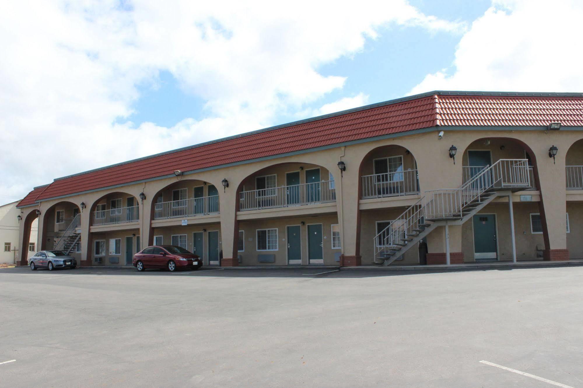 Salinas Inn Buitenkant foto